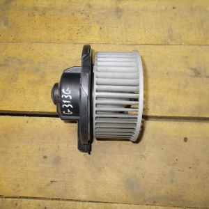Моторчик печки TOYOTA EL40/EL50/LN130/G303G (дефект крепления)