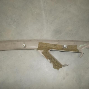 Обшивка салонная(накладка на переднии стойки) Toyota Harrier MCU15 R