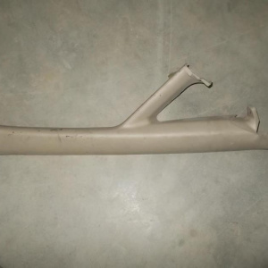 Обшивка салонная(накладка на переднии стойки) Toyota Harrier MCU15 R