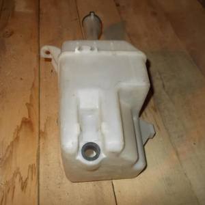Бачок омывателя TOYOTA SV40 Camry/Vista (бол.)