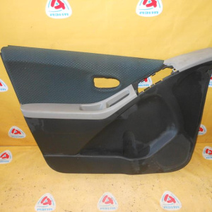 Обшивка двери Toyota Vitz KSP90 перед, лев