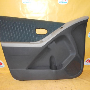 Обшивка двери Toyota Vitz KSP90 перед, лев