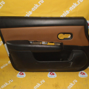 Обшивка двери Nissan Tiida C11 перед, лев