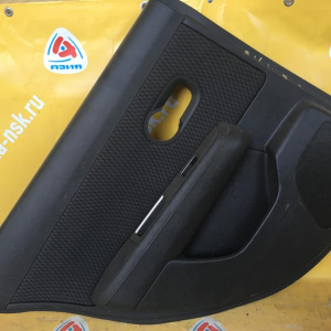 Обшивка двери Nissan Tiida C11 Hatchback зад, лев