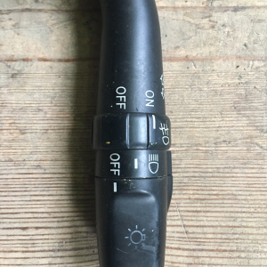 Блок подрулевых переключателей TOYOTA Harrier MCU15 R [повороты] + туманки