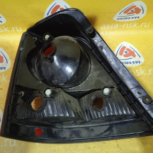 Стоп Kia Sorento BL/FY '2004 R USA (царапины на стекле, скол на корпусе) 924023E030