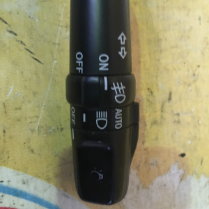 Блок подрулевых переключателей TOYOTA Camry/Vista SV40 R туманки + автосвет