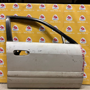 Дверь боковая Mazda Capella GF8P '2000 перед, прав Sedan Дефект(цена за голое железо)