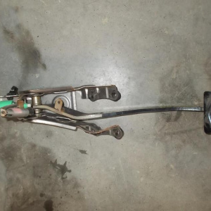 Педаль тормоза Toyota Corolla Fielder ZRE142