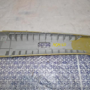 Обшивка салонная(накладка на среднии стойки) Toyota Ipsum ACM2# R