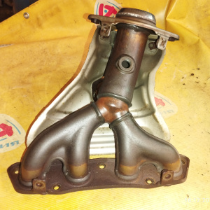 Коллектор выпускной Toyota 1ZZ-FE/3ZZ-FE Premio/Allion/Voltz ZZT240/ZZE136/ZNE10/ZNM10 2WD под датчик 17104-22100