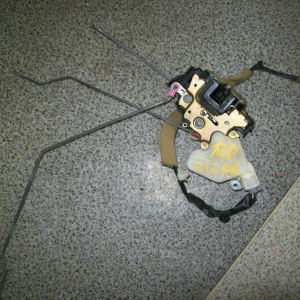 Замок двери Subaru GG3 Impreza перед, прав