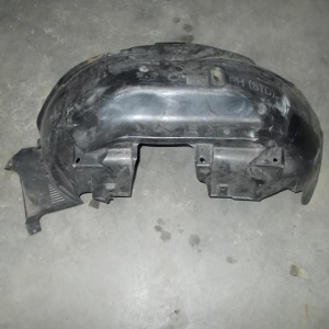 Подкрылок Kia Sorento BL/FY '2002-2006 перед, прав (дефект, трещина) 868123E000 868123E001