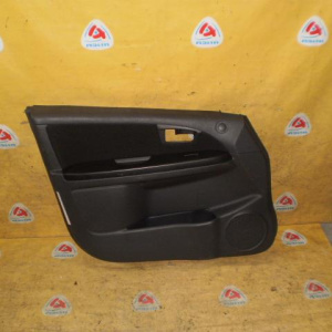 Обшивка двери Suzuki SX4 YC11S перед, лев