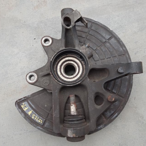 Ступица Mercedes W163 M-Class '2000-2005 перед, прав ABS без суппорта и диска A1633300520