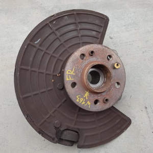 Ступица Mercedes W163 M-Class '2000-2005 перед, прав ABS без суппорта и диска A1633300520