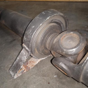 Кардан Volvo SZ XC70 B5254T2 5AT 8689915 (дефект шруса D=76 mm) 30713371