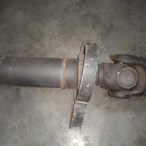 Кардан Volvo SZ XC70 B5254T2 5AT 8689915 (дефект шруса D=76 mm) 30713371