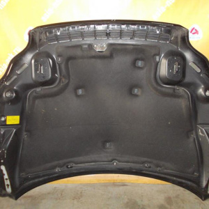 Капот Volvo XC90 CZ/CT с решеткой (скол, царапины)