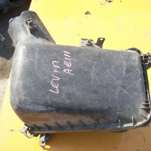 Корпус воздушного фильтра TOYOTA AE111 Corolla Levin