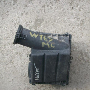 Корпус воздушного фильтра Mercedes M-Class W163 M112 (дефект, сломана одна лапка сбоку) A1635050160