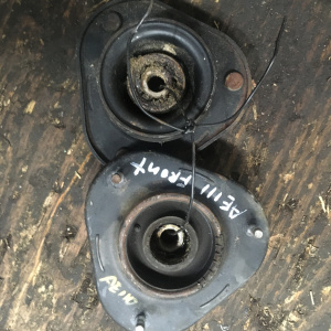 Опора стойки Toyota AE100/AE110/AE111 F цена указана за штуку