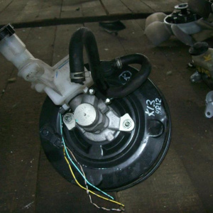 Главный тормозной цилиндр NISSAN K13 +вакуумник