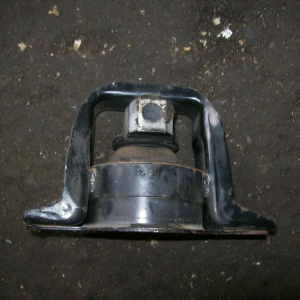 Подушка двигателя Nissan MR18/20 Y12/G11 перед, прав 11210-ED800