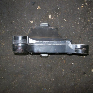 Подушка двигателя Nissan MR20 G11 акпп перед, лев