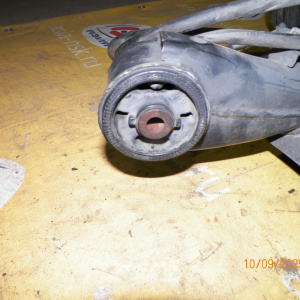 Балка NISSAN K13 March '2010-2013 2WD DRAM ABS. В сборе с тросами ручника. R