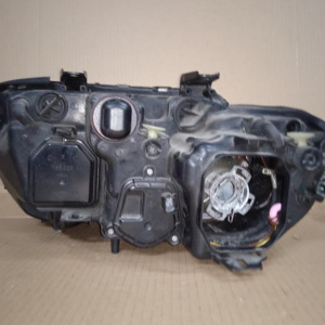 Фара BMW 7-Series E65/E66 '2001-2005 прав USA HID-ксенон без блока и лампы (дефект отражателя)