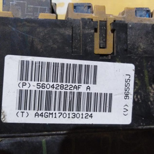 Блок предохранителей Jeep Grand Cherokee WJ/WG под капотом без крышки P56042822AF '1998-2005