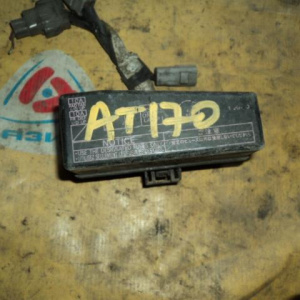 Блок предохранителей TOYOTA AT170 мал.