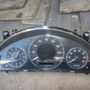 Панель приборов Mercedes E-Class W211/S211 '2006 USA 160 mph