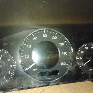 Панель приборов Mercedes E-Class W211/S211 '2006 USA 160 mph