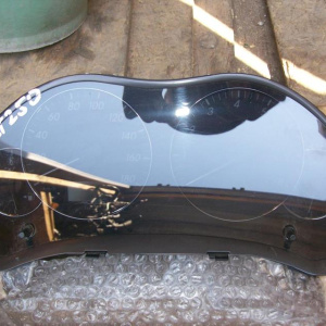 Панель приборов Toyota Avensis ZZT250