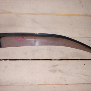 Ветровик TOYOTA Noah Voxy AZR60 перед, прав