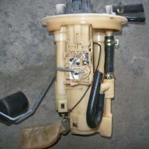 Бензонасос Mitsubishi Grandis NA4W 4G69
