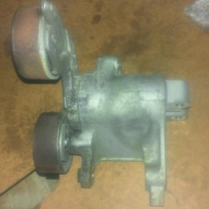 Натяжитель приводного ремня Toyota 1KD-FTV