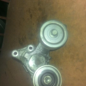 Натяжитель приводного ремня Toyota 1KD-FTV