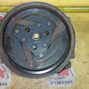 Компрессор кондиционера Nissan VQ20/VQ25/VQ30 Cefiro A33 шпилька 92600-2Y010/-2Y005 / 92600-2Y001/2W601-45010