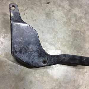 Брызговик Toyota Estima ACR30/40 зад, прав Aeras 76918-28030