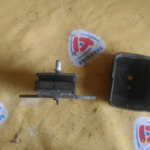 Подушка двигателя Toyota 1HD-FTE Land Cruiser HDJ100 перед L=R