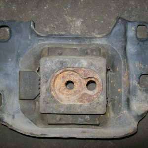 Подушка двигателя Mazda LF 3 BL кпп перед, лев