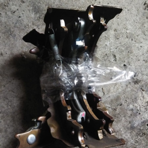 Колодки тормозные Toyota Mark II/Chaser/Cresta/Crown GX100/GS150 ручник R