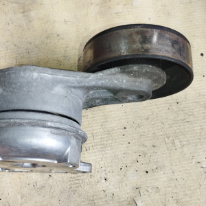 Натяжитель приводного ремня Toyota 1JZ-GE/1JZ-FSE/1JZ-GTE JZX100/JCG10/JZS151/JZS171/JZX110/JZZ30 диаметр ролика 96 мм. 16620-0W015 / 16620-0W016