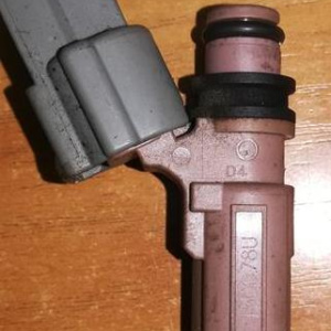 Форсунка Suzuki K6A Alto '2007 Denso бежевый