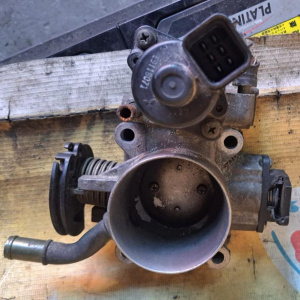 Заслонка дроссельная Suzuki G16A Escudo TA02W 16 кл. кат датчик сломан ( с датчиком холостого хода ) 66D0 / AC50-900