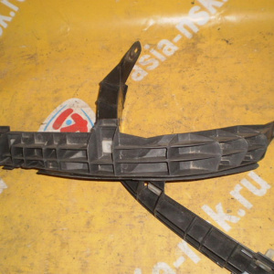 Крепление бампера Toyota Corolla Fielder NZE120 зад, прав 52575-13020