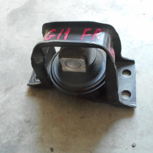 Подушка двигателя Nissan MR20 G11 передний привод R